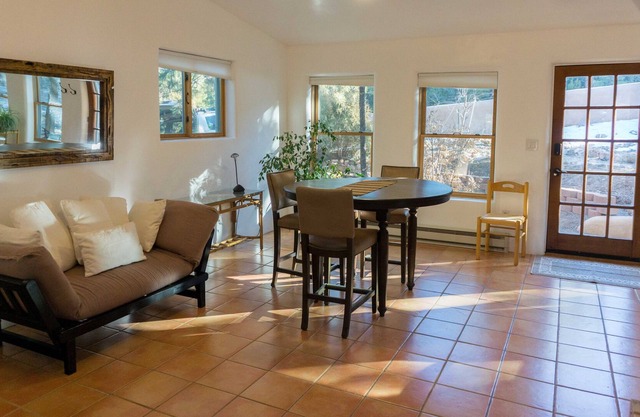 Peaceful Forest Home - Comfy and Well-equipped