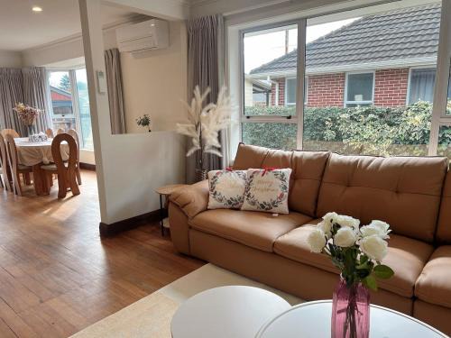 Peaceful four bedroom holiday house near airport