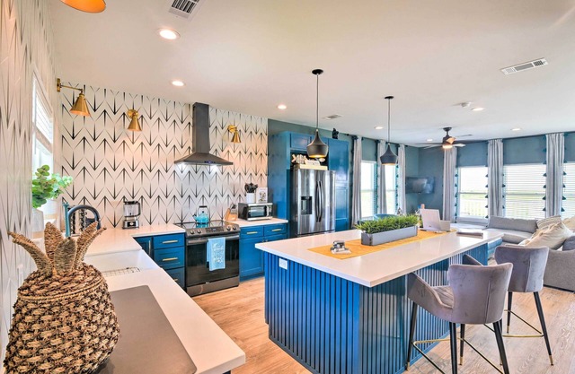 Peaceful Galveston Getaway w/ Deck: Walk to Beach