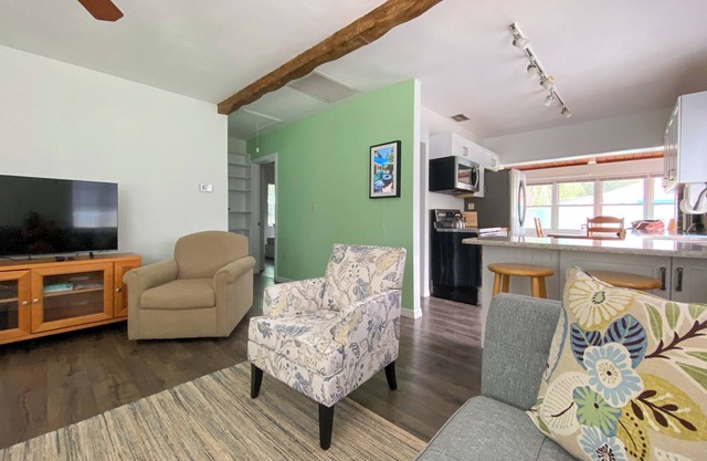 Peaceful Gulfport 3BR/2 BA Marina Home Expanded