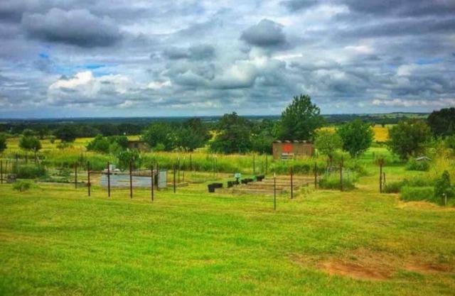 Peace & Quiet w / Amazing View & Sunsets For 2: The Coop Room # 1 (Queen)
