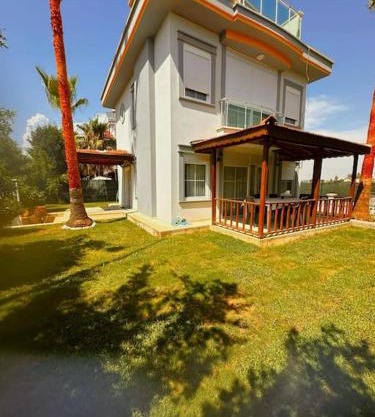 Peaceful Holiday Villas-Palm Garden