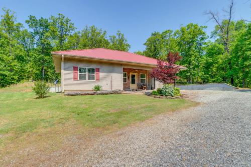 Peaceful Home with Patio Near Greers Ferry Lake
