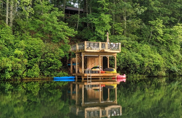 Lake Retreat para hasta 16 invitados!