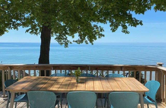 Peaceful Lakefront Home in Good Hart off Tunnel of Trees