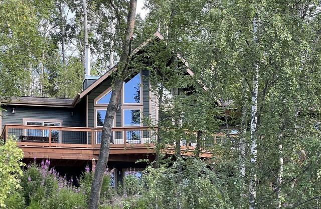 Peaceful Lakeside Getaway on the Historic Iditarod Trail