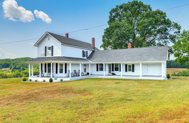 Peaceful Lenoir Home w/ Valley & Mountain Views!