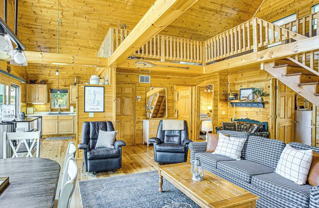 Peaceful Long Lake Cottage w/ Deck, Dock & Kayaks!