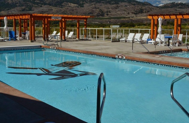 Peaceful, Modern Lake Cottage/A Sunny Retreat @ The Cottages on Osoyoos Lake 🌅