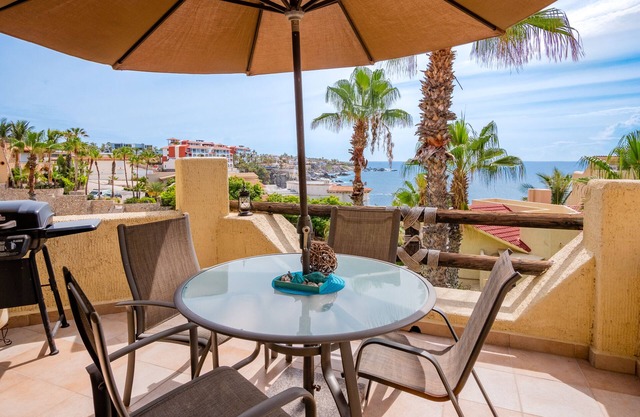 Peaceful ocean-view condo in an oceanfront community with private beach access!