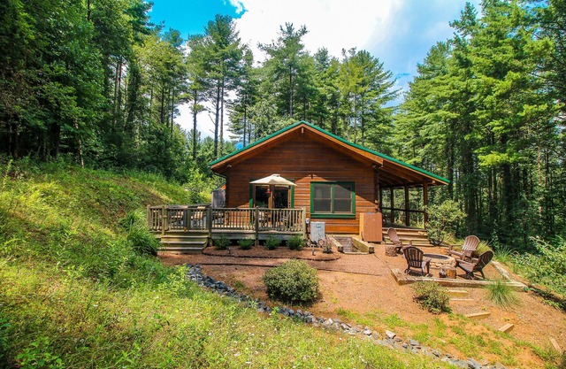 Peaceful Paradise - Log Cabin W / Fire Pit, Fire Chimenea y WiFi!