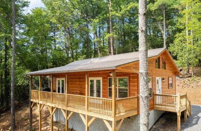 Peaceful Pines Cabin