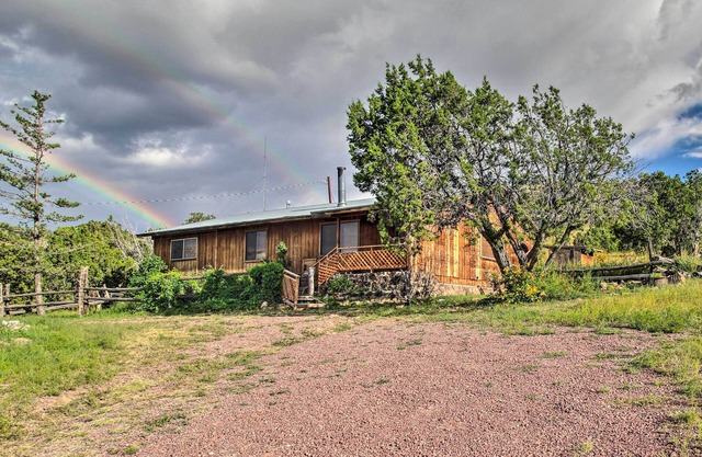 ¡NUEVO! Tranquilo Arizona Cabin -1 Mi a Little Colorado!