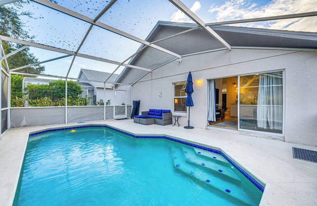 Peaceful, Relaxing 4 Bedroom 2 Bath Villa with Own Pool and Free WiFi