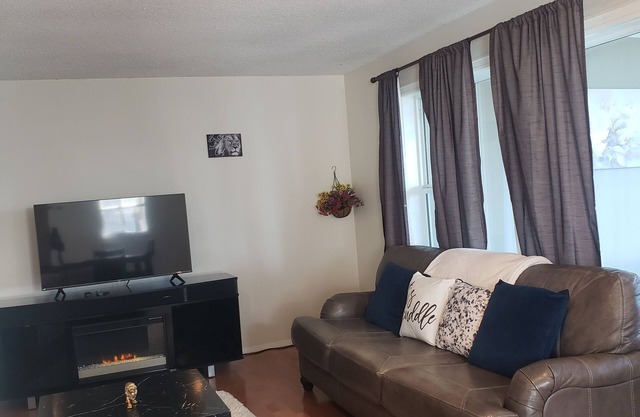 Peaceful/Relaxing/No Shared Spaces/Pet friendly Dawson Creek BC Home