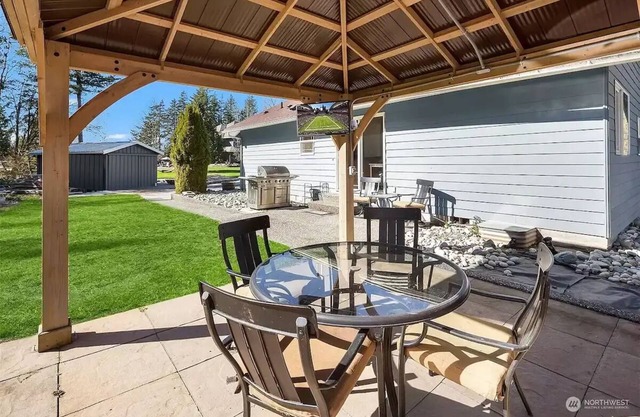 Peaceful retreat 10 mi to beach and border. Pet friendly.