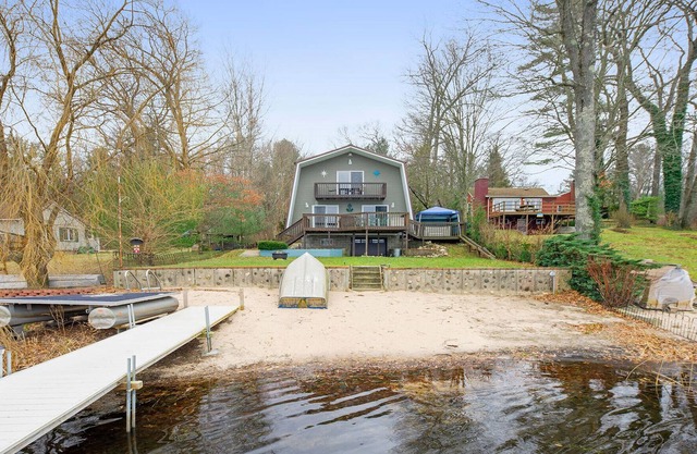 Peaceful retreat away from the hustle and bustle! Occupies 10!