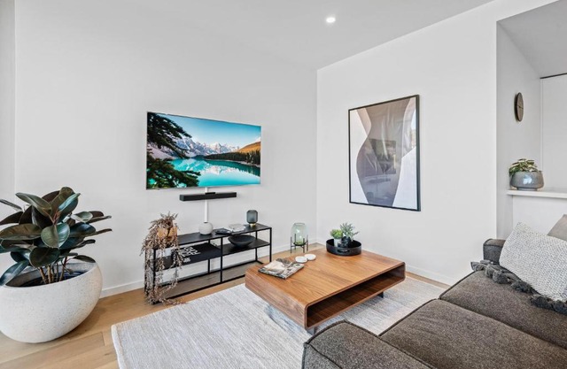 Peaceful Retreat in Leafy inner-city suburb