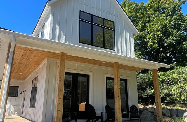 Peaceful retreat in Lake Leelanau!