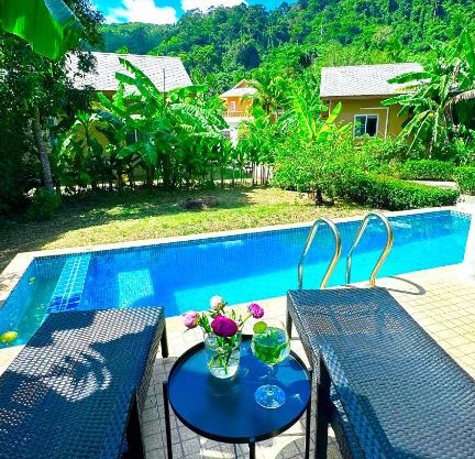 Peaceful Retreat Villa by Nai Thon beach