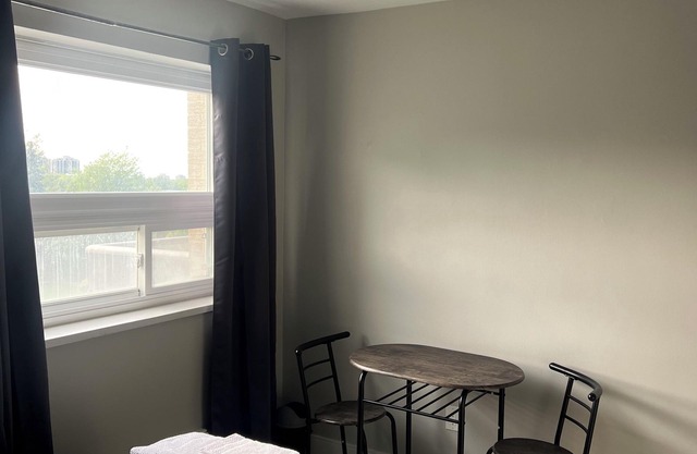 Peaceful Room in shared urban oasis