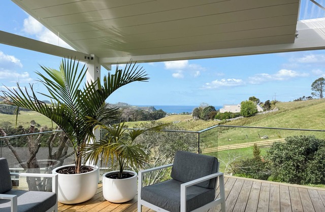 Peaceful Rural 1-Bedroom Cottage with Ocean Views