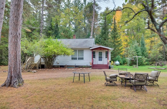 Peaceful Saint Germain Home w/ Fire Pit!