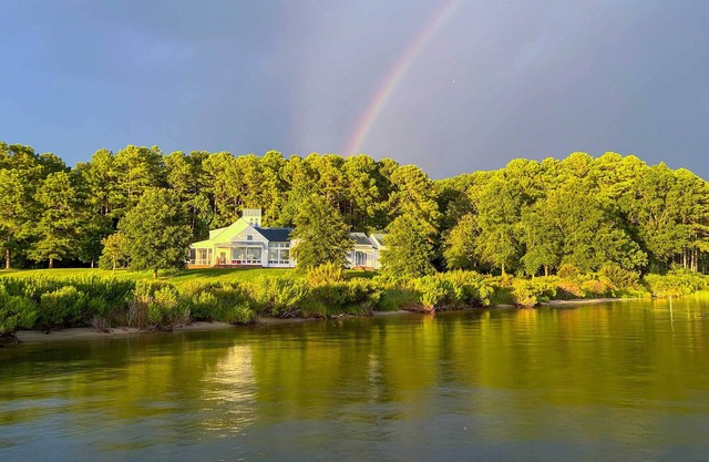 Peaceful Sanctuary w/ Private Dock on River!