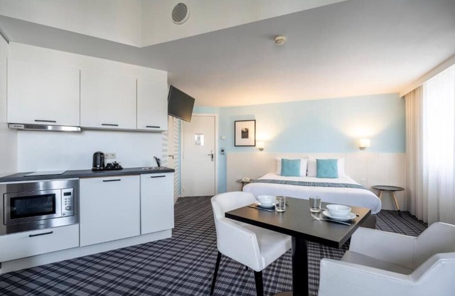 Peaceful Stay Close to the Breathtaking Beach: Scenic Afternoon Walks | 3 Rooms