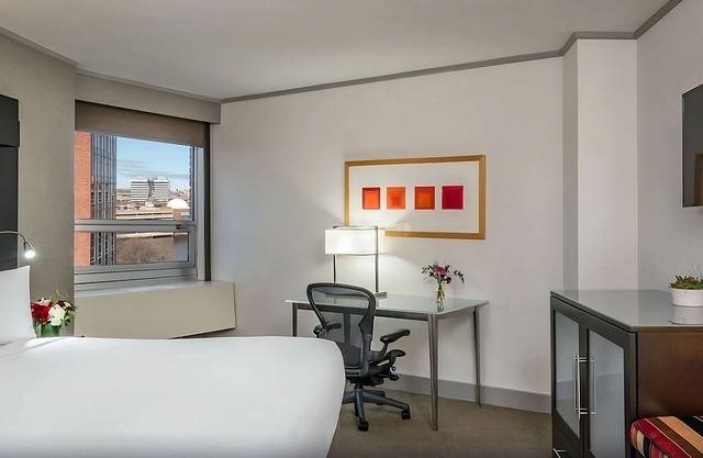Peaceful Stay in a Pet-Friendly Unit with Pool! Near MIT!
