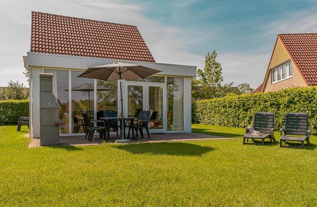 Casa ordenada cerca del lago Emslandermeer