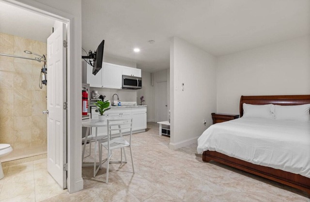 Peaceful Studio in a Quiet Orlando Community