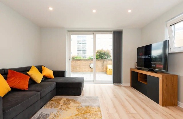 Peaceful, Stylish Oasis 2 minutes from Station| Pass the Keys