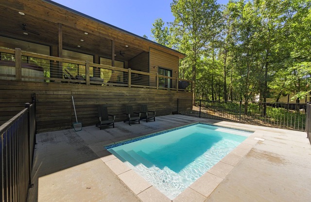 Peaceful Summer Nights + Private Pool