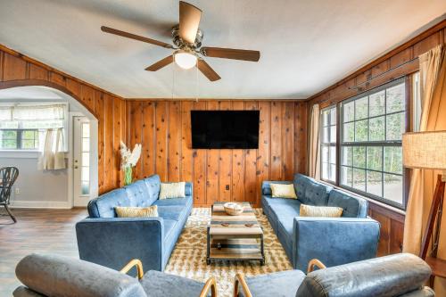 Peaceful Tallassee Cottage on 2 Acres!