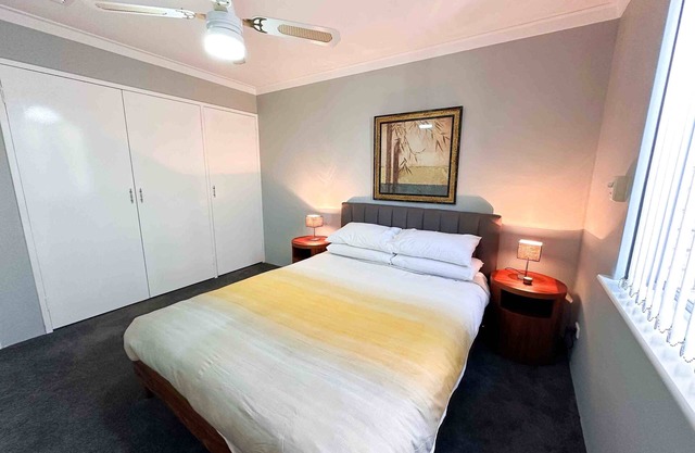 Peaceful unit with all the convenience.