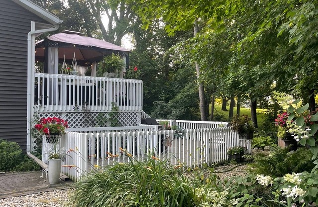 Peaceful Vacation Spot Near Whitewater Lake – Modern Comfort Meets Nature!