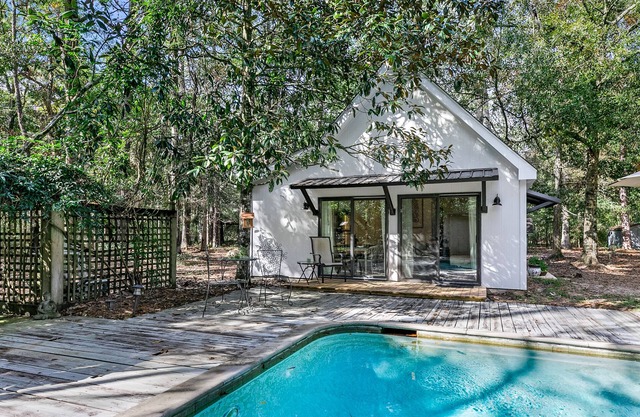 Peaceful Wooded Garden Setting