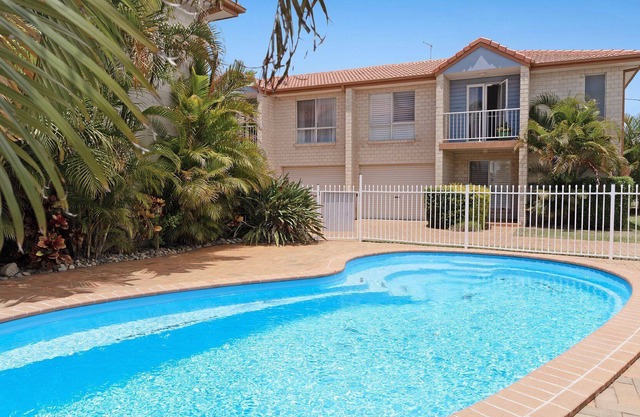 Peacefully positioned townhouse close to Airforce Beach