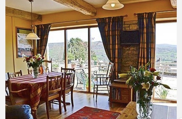 Peacock Cottage, Pet Friendly, Black Mountain Range, ubicado en Brecon Beacons