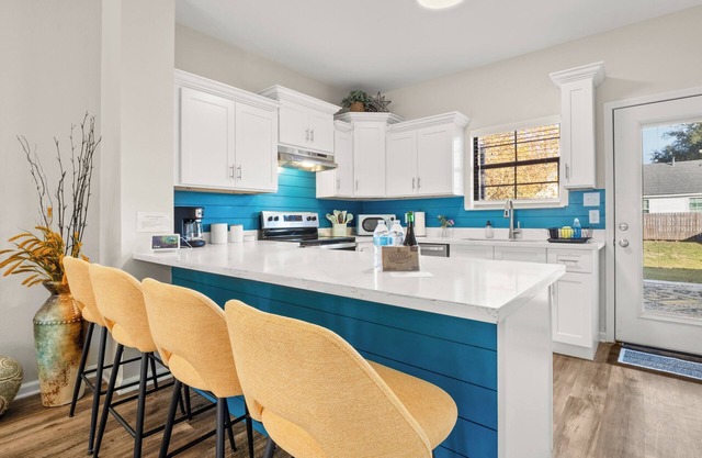 Peacock Palace Townhome - Near Casinos & Golf - Sleeps 8