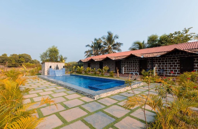 Peacock Retreat 4BR Cottages with Private Pool & Scenic Views Saligao