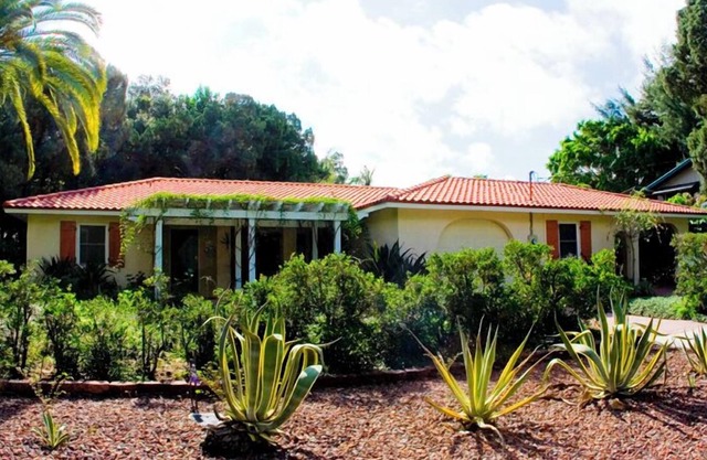 Peacock Villa: Home on Longboat Key by RVA