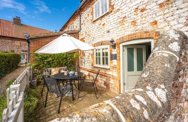 Pear Tree Cottage 2
