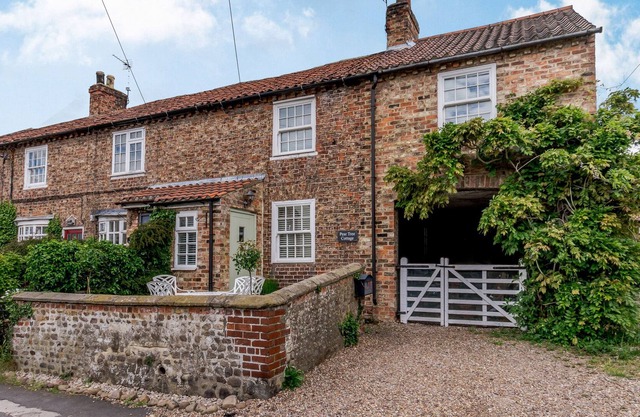 Pear Tree Cottage, GRAN QUEMADURA