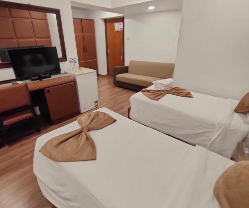 Pearl Hotel, Maadi