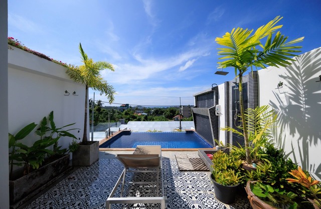 Pearl Seaview Villa with Private Gym