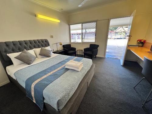 Pearly Shell Motel