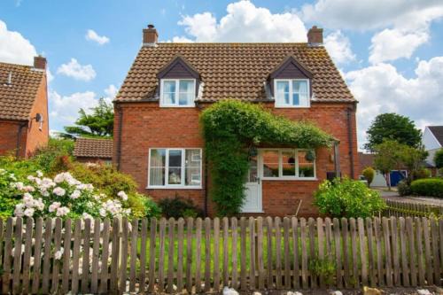 Pebble Beach -Coastal Gem Weybourne - Crabpot Cottages Sheringham