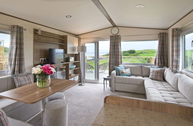 Pebbles - a static caravan that sleeps 6 guests in 3 bedrooms